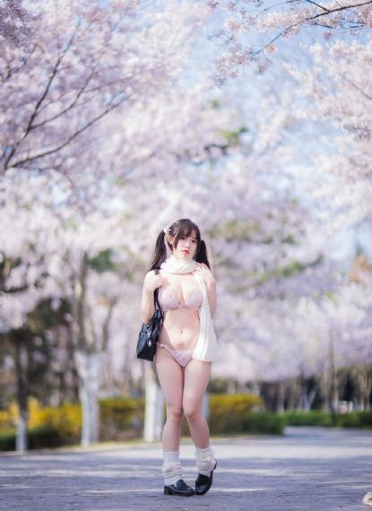 日本奶妇挤奶水视频_蓝光高清免费观看
